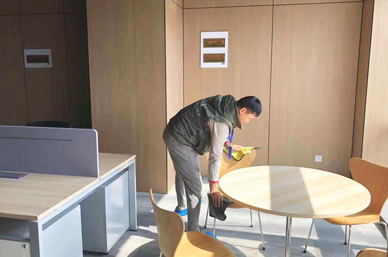 上?？的澜】倒芾碛邢薰究諝庵卫?></div>
                                            <div   id=